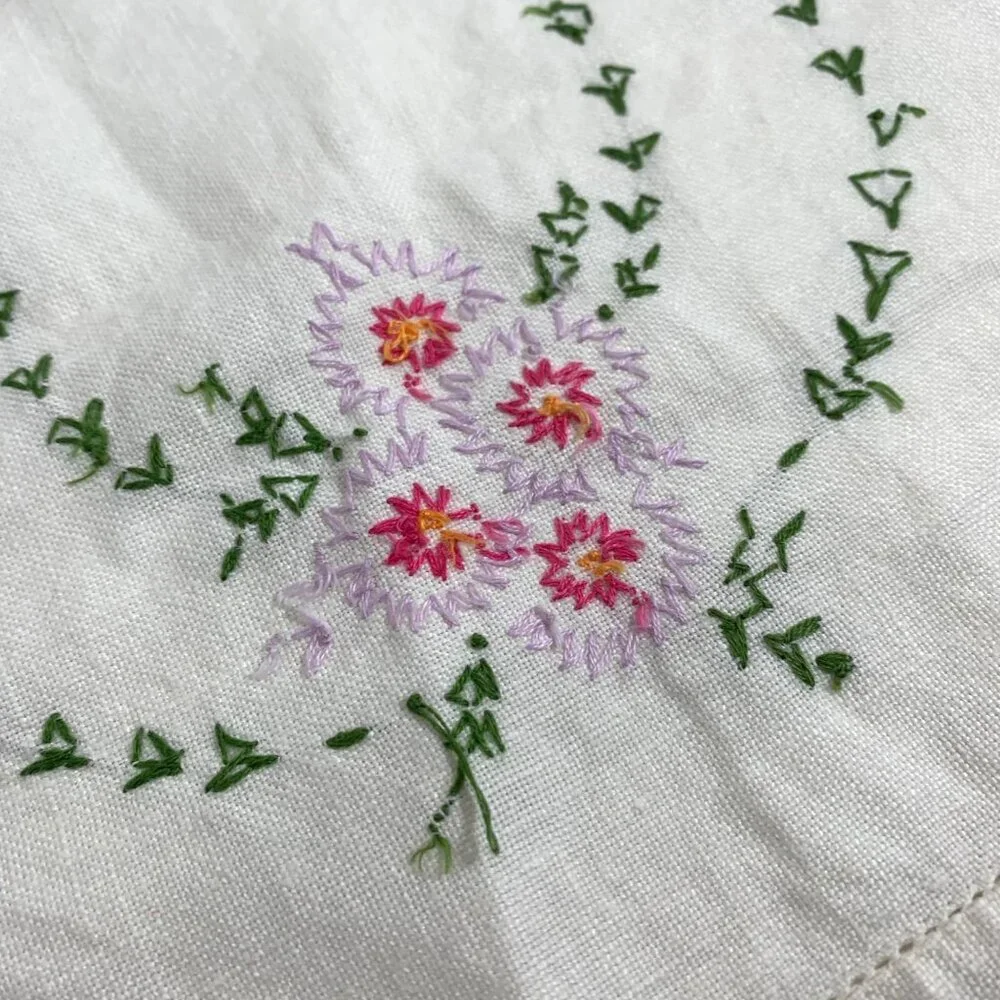 Vintage Cottagecore Hand-Embroidered Floral Rectangular Table Runner Linen